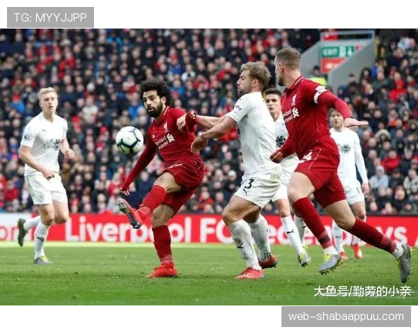 双重触球规则详解及裁判判罚标准解析