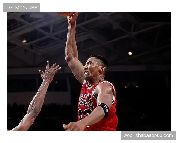 斯科蒂·皮蓬无球跑动高效拉开防线助乔丹多次关键得分