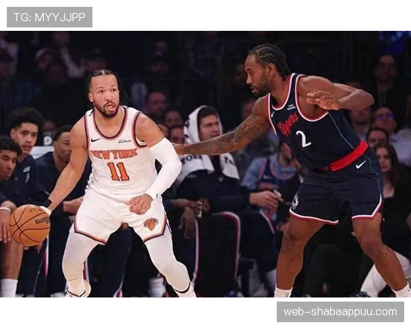 班西蒙斯挡拆对抗伦纳德 制造错位改写球队得分结构