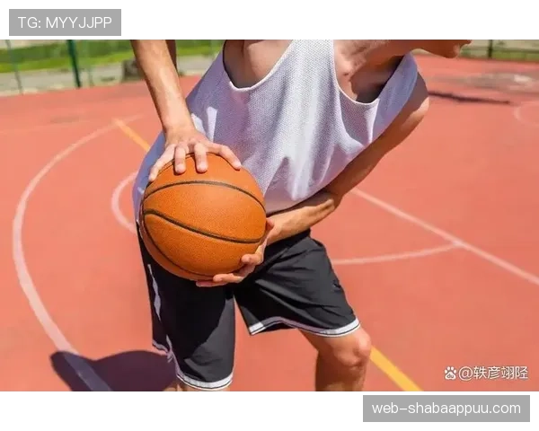 篮球规则:投篮犯规的准确定义与判罚细则解析 篮球规则:投篮犯规的准确定义与判罚细则解析